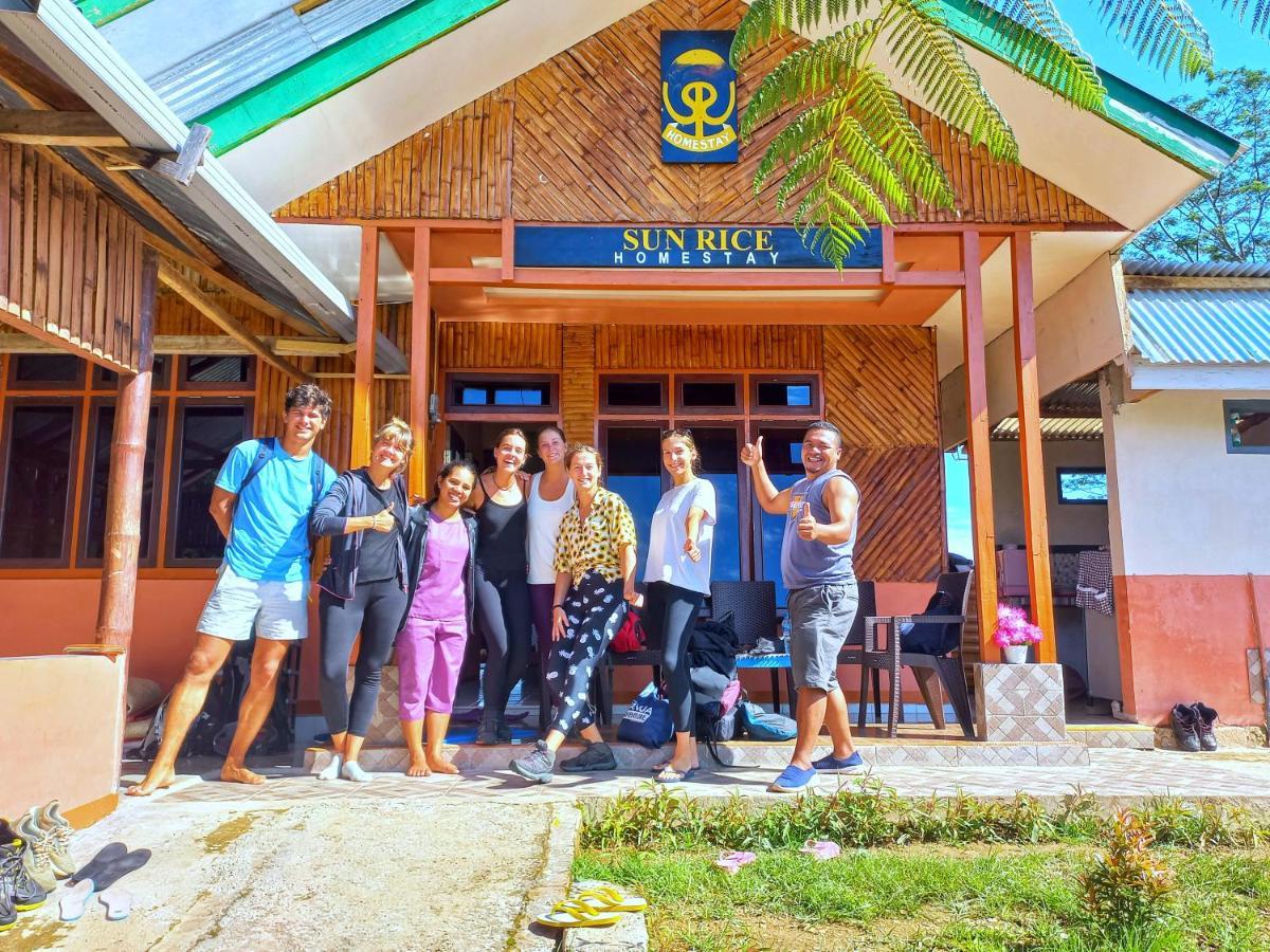 Sun Rice Homestay Ruteng Buitenkant foto