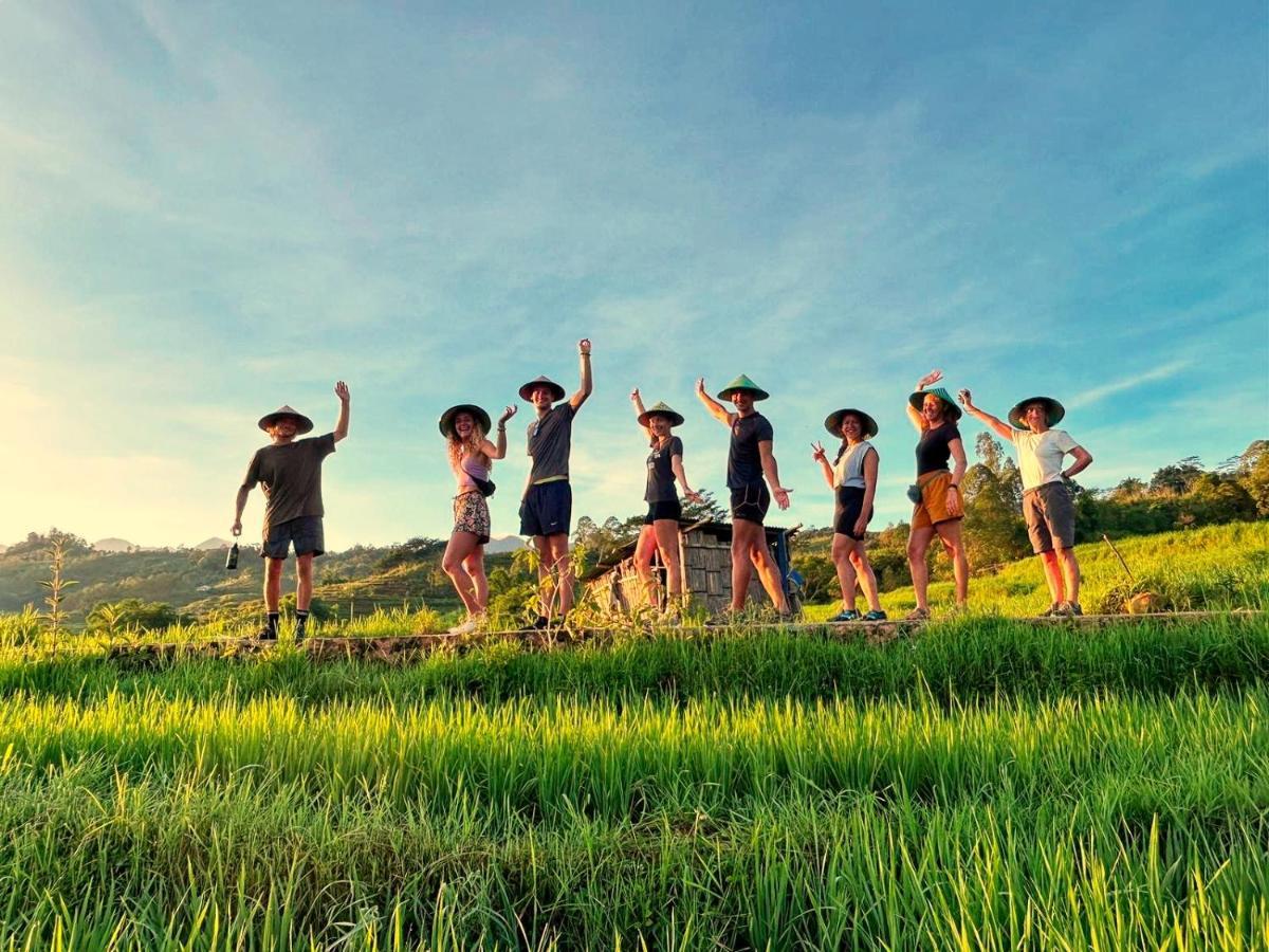 Sun Rice Homestay Ruteng Buitenkant foto