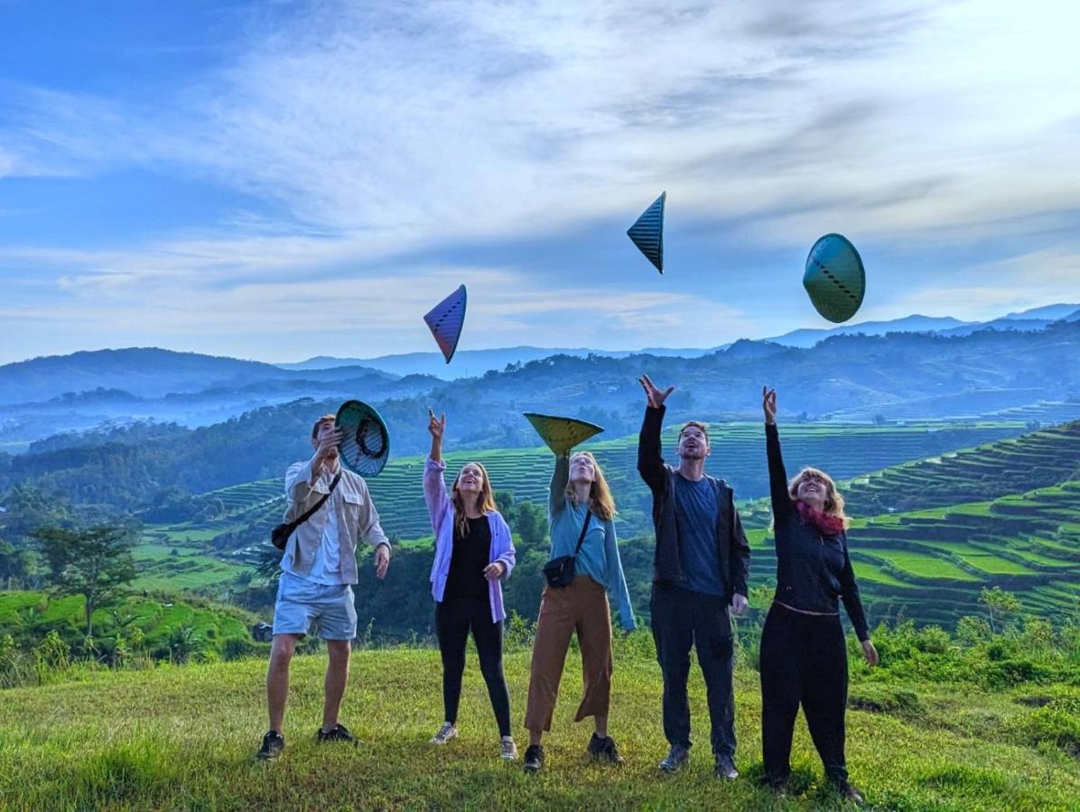 Sun Rice Homestay Ruteng Buitenkant foto
