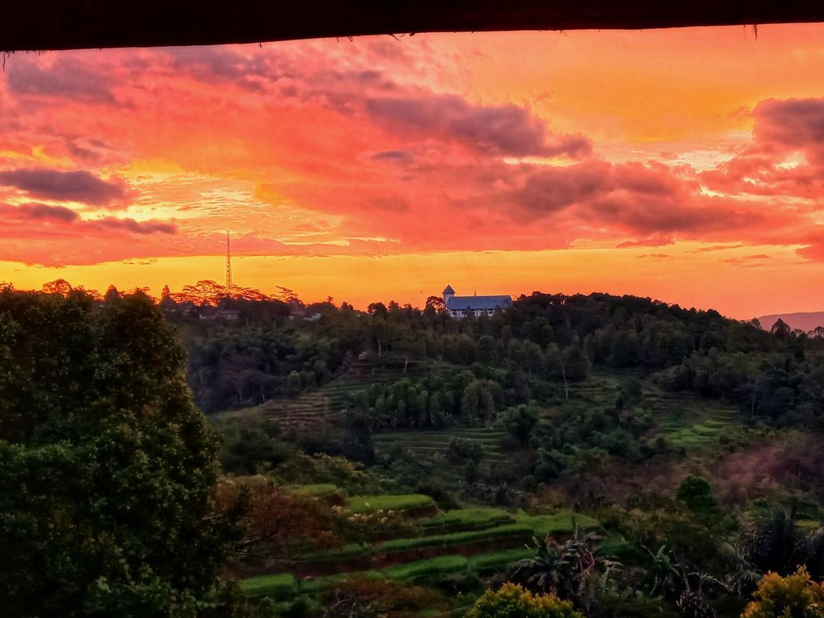 Sun Rice Homestay Ruteng Buitenkant foto