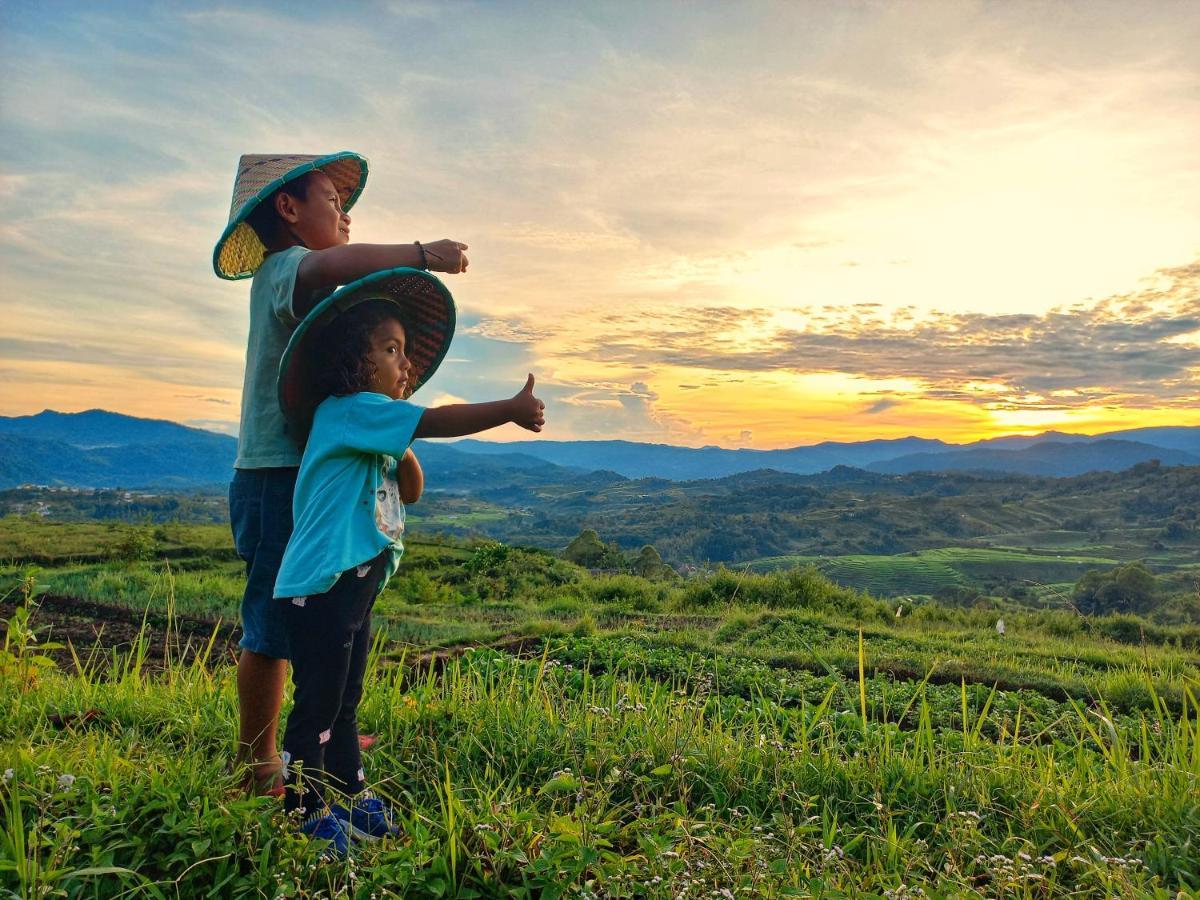 Sun Rice Homestay Ruteng Buitenkant foto